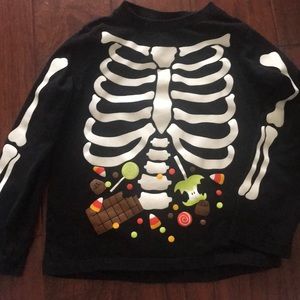 Glow in the dark skeleton shirt 💀